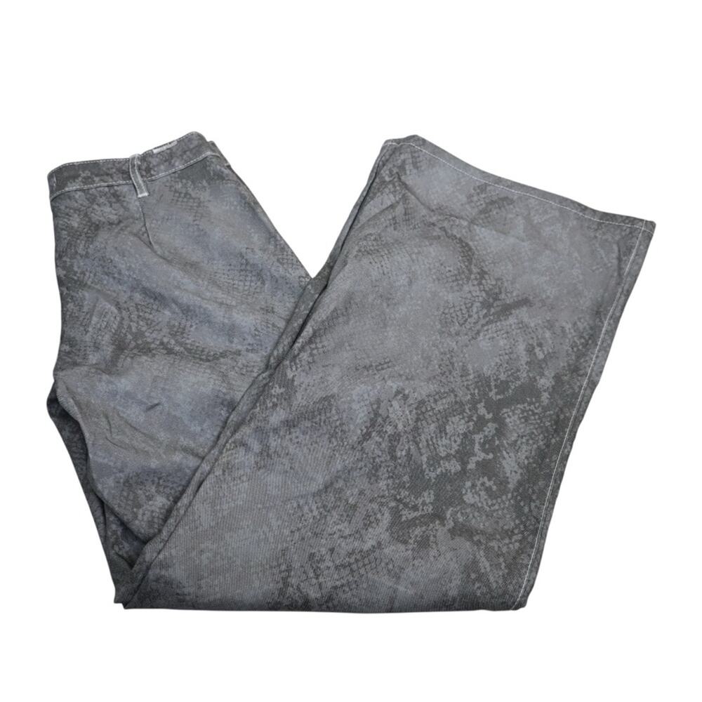 Madden Girl Womens 3 Loose Fit Snake Print Cargo Pants NEW - Picture 3 of 10